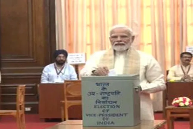 ভোট দিলেন প্রধানমন্ত্রী নরেন্দ্র মোদী