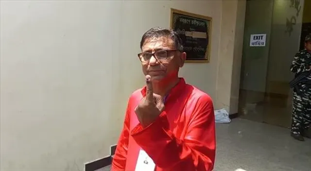 ভোট দিয়ে সাংবাদিকদের কী জানালেন সিপিআইএম প্রার্থী পার্থ মুখার্জী ?