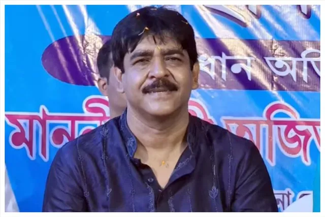 হেনস্থার অভিযোগ, তৃণমূল বিধায়ককে দেখে উঠল 'চোর, চোর' স্লোগান