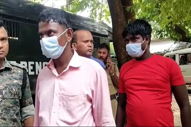 নিষিদ্ধ শব্দবাজি সহ গ্রেফতার দুই