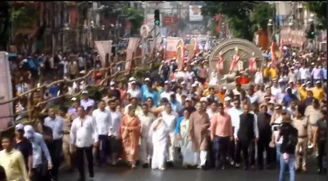 কলকাতায় উৎসবের আমেজ