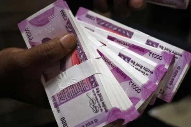 অফিসের আড়ালে প্রতারণা! পর্দাফাঁস চিটফাণ্ডের