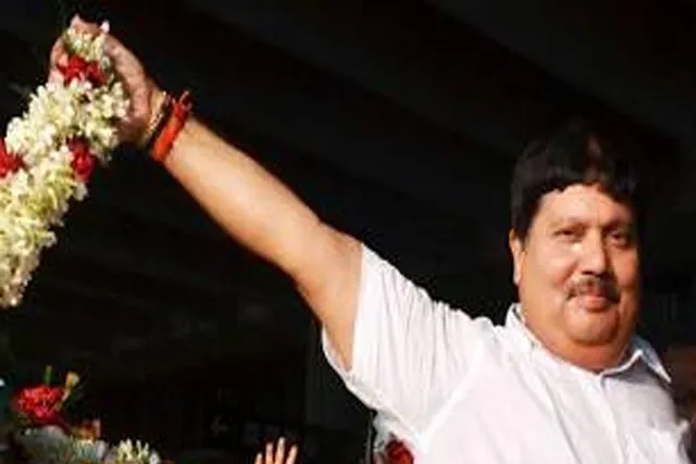 কাউন্টডাউন শুরু, তৃণমূলে যাওয়ার সম্ভাবনা জিইয়ে রাখলেন সাংসদ