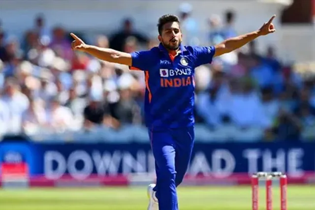 প্রথম ওয়ানডে উইকেট নিলেন উমরান মালিক