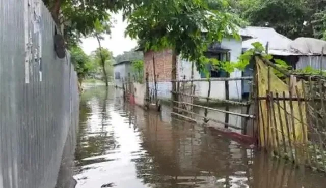 করলা নদীর জল ঢুকে জলপাইগুড়ির ১ নং ওয়ার্ড জলমগ্ন