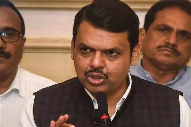 চালকের সিদ্ধান্ত ভুল ছিল, এমএলসি-র দুর্ঘনায় মন্তব্য ফাড়নবীশের