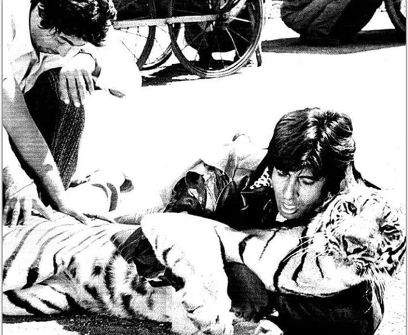 ৪৫ বছর আগের ছবি শেয়ার করলেন বিগ বি