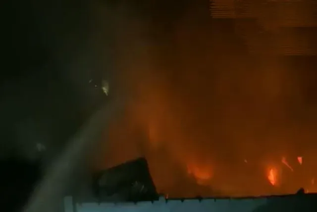 এখনও জ্বলছে ট্যাংরা