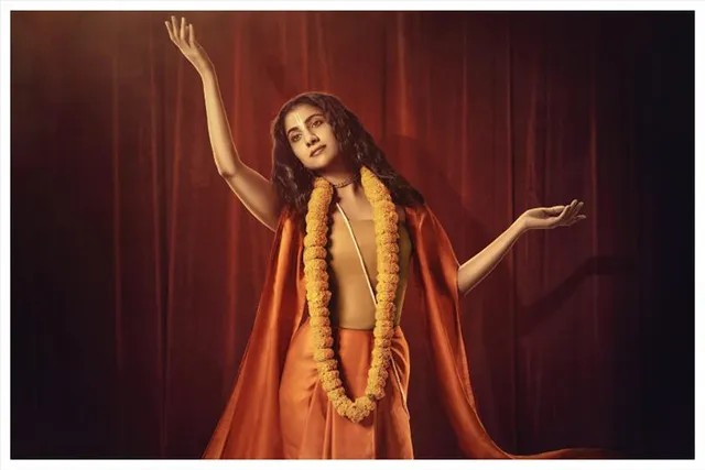 এবার বিনোদিনী দাসীর চরিত্রে রুক্মিণী