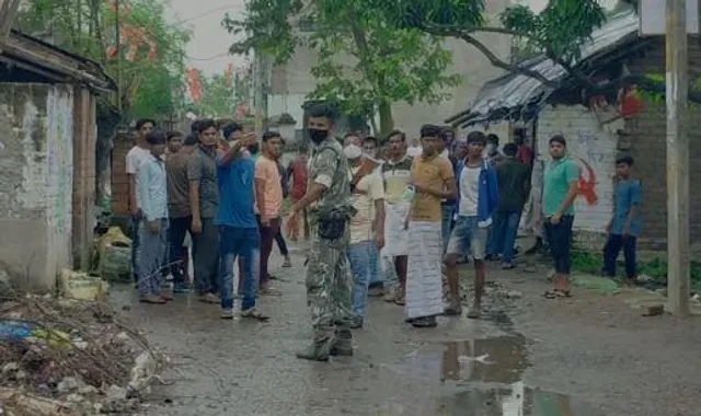 সামশেরগঞ্জে কংগ্রেস ও তৃণমূলের কর্মীদের মধ্যে বচসা