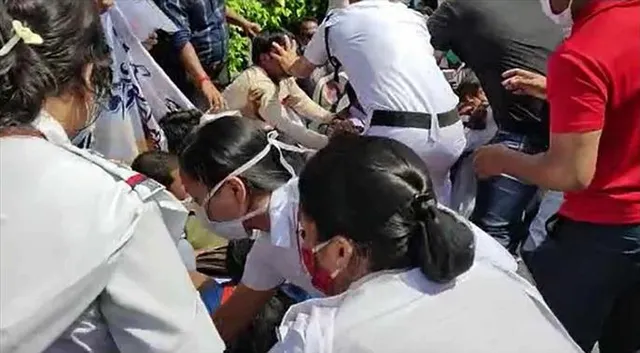 হাজরা মোড়ে ধুমধুমার