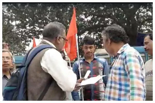 স্বচ্ছ পুরভোটের দাবিতে সিপিএমের গণস্বাক্ষর অভিযান