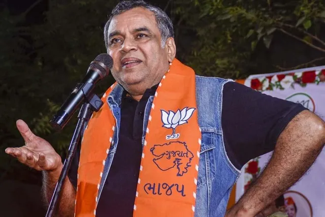 অভিনেতা পরেশ রাওয়ালকে রক্ষাকবচ দিল হাই কোর্ট