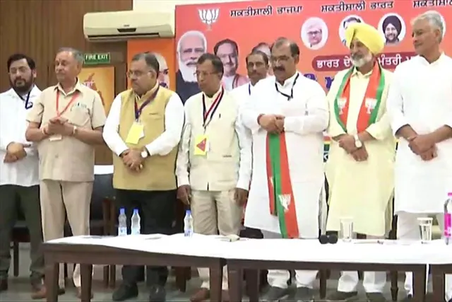 পাঞ্জাব কংগ্রেসে বড় ভাঙন, শক্তিবৃদ্ধি বিজেপির