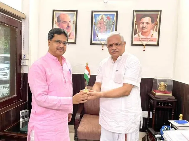 দিল্লিতে মানিক