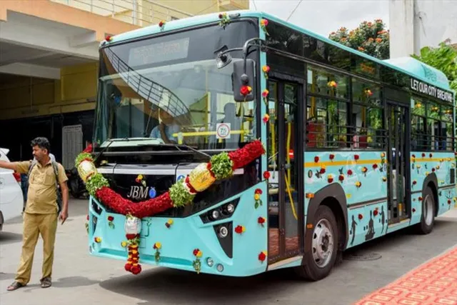 মেট্রো ফিডার রুটে নামছে ১০০টি কন্ডাক্টরহীন মিনি ইলেকট্রিক বাস