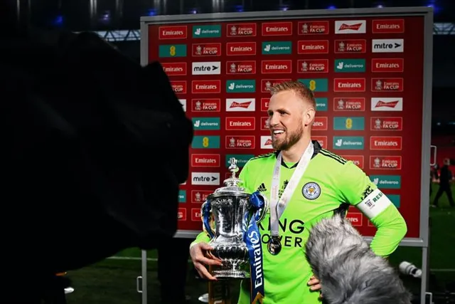 ১১ বছর পর লেস্টার ছাড়লেন স্কিমিচেল