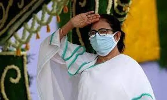 রেড রোডে জাতীয় পতাকা উত্তোলন করলেন মুখ্যমন্ত্রী মমতা বন্দ্যোপাধ্যায়