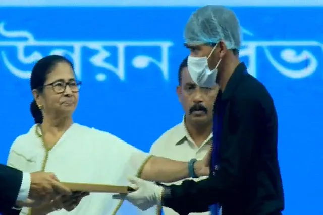 প্রতারণাকাণ্ডে মমতার বিরুদ্ধে মামলার দাবি তুললেন দিলীপ ঘোষ