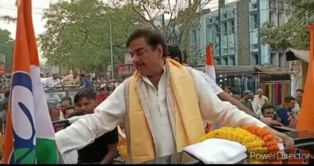 বার্নপুরে রোড শোতে শত্রুঘ্ন সিনহা