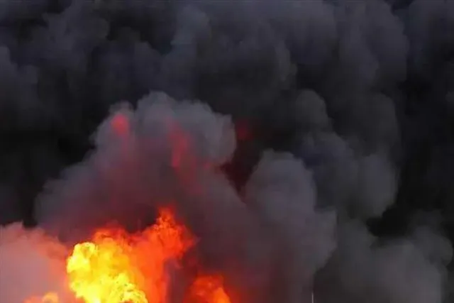 সরশুনায় বিস্ফোরণ, কাগজ কুড়োতে গিয়ে জখম যুবক