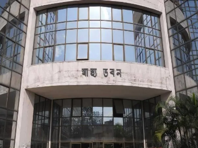 স্বাস্থ্য ভবনের সামনে ধুন্ধুমার