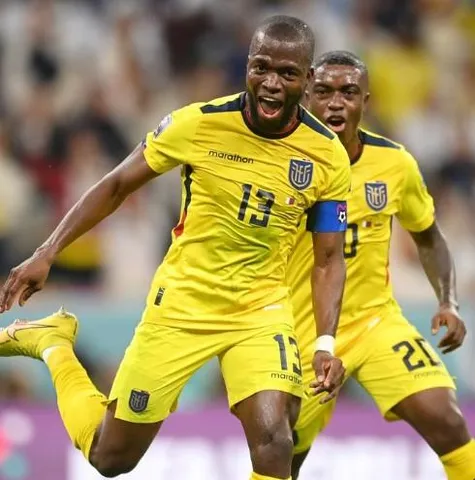 ভ্যালেন্সিয়ারের হ্যাটট্রিকের দিকে তাকিয়ে ইকুয়েডর