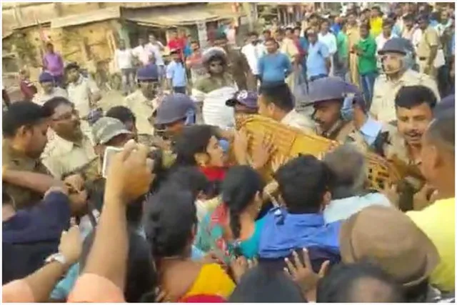 বিজেপির মিছিলে তৃণমূলের হামলা! পুলিশের সঙ্গে ধ্বস্তাধ্বস্তি