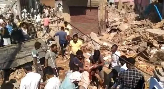 বাজি কারখানায় বিস্ফোরণে মৃত কমপক্ষে ৩