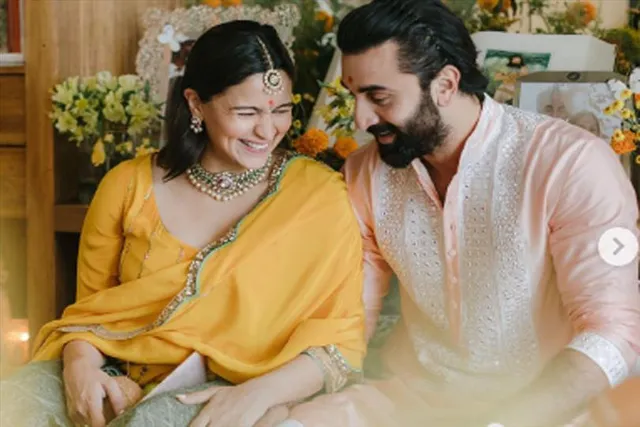 সদ্যোজাত মেয়েকে নিয়ে আবেগঘন আলিয়া