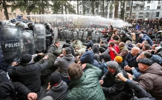 জর্জিয়ায় সরকার বিরোধী বিক্ষোভ অব্যাহত রাখার ঘোষণা বিরোধীদের