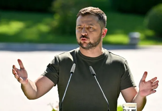 রাশিয়ার বিরুদ্ধে কঠোর নিষেধাজ্ঞার আহ্বান জেলেনস্কির