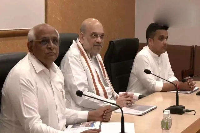 বিজেপি বিধায়কদের নিয়ে বৈঠকে বসলেন অমিত শাহ