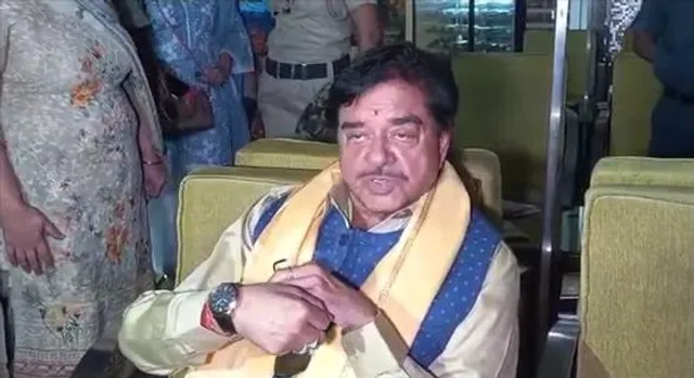 বাংলায় সাংবাদিকদের প্রশ্নের উত্তর দিলেন শত্রুঘ্ন সিনহা, দেখুন ভিডিও