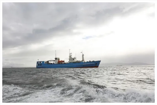 দক্ষিণ আফ্রিকায় অবতরণ করল রাশিয়ার অ্যান্টার্কটিক জাহাজ