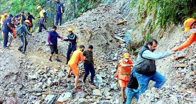 হিমাচল-উত্তরাখণ্ডে আটকে বহু, নিখোঁজ ৭ বাঙালি