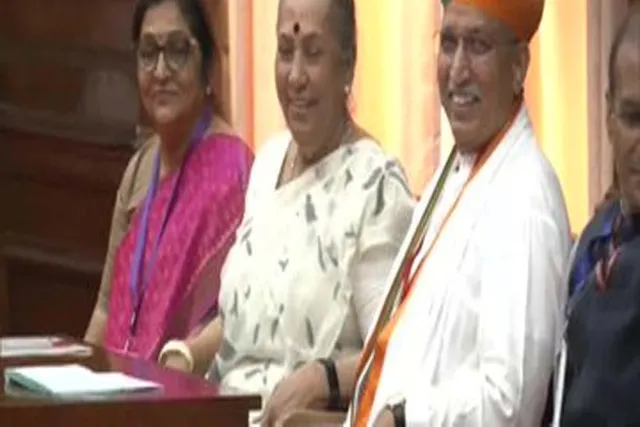 কেন্দ্রীয় মন্ত্রীর সঙ্গে কথোপকথন সারলেন বিরোধী প্রার্থী