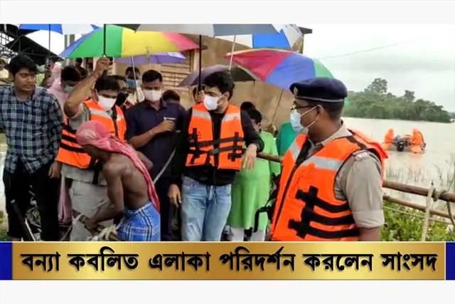 বন্যা কবলিত এলাকা ঘুরে দেখলেন সাংসদ দেব