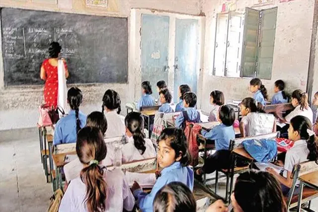 মডেল স্কুলের শিক্ষকদের জন্য বিশেষ প্রশিক্ষণের ঘোষণা