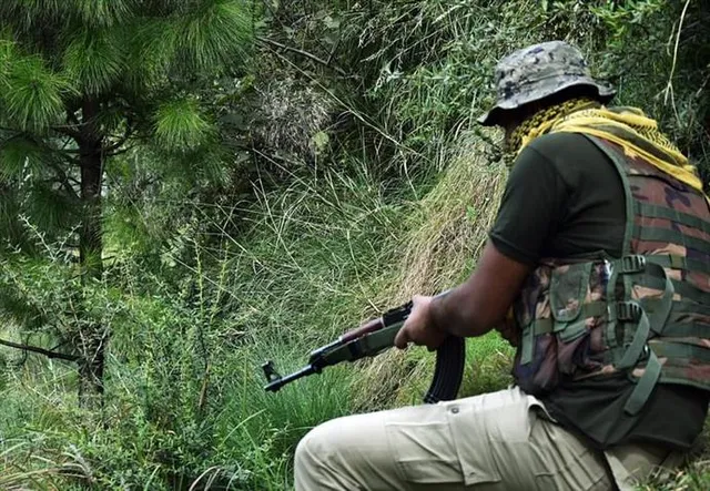 সন্ত্রাসীরা মেনধারের গুহায়