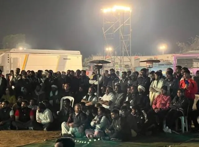 ভারত জোড়ো যাত্রার ক্যাম্পসাইটে ফিফা বিশ্বকাপের ফাইনাল ম্যাচটি দেখছেন কংগ্রেস সাংসদরা