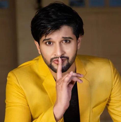 একইসঙ্গে দুটি মুখ্য চরিত্রে ছোট পর্দার নীল