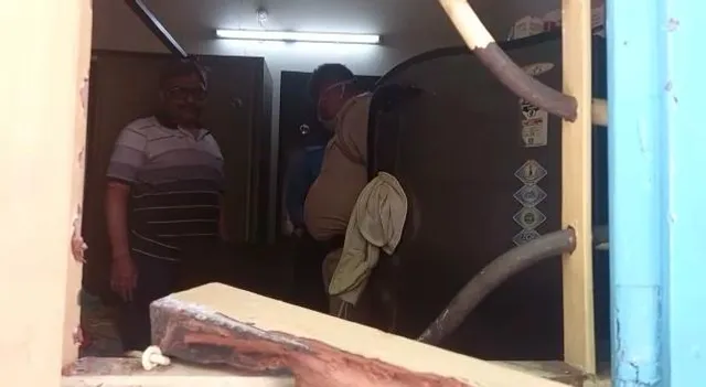 ফাঁকা বাড়ির সুযোগে চুরি, তদন্তে হিরাপুর থানার পুলিশ