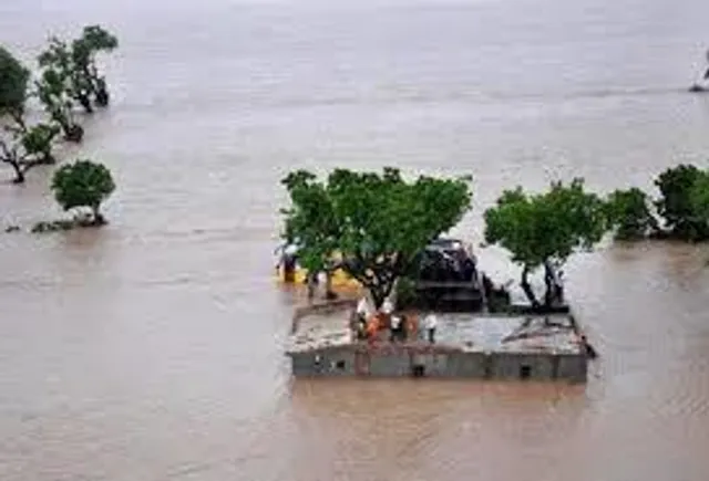 পুজোর মধ্যেই বন্যা পরিস্থিতি হতে পারে এই জেলাগুলিতে