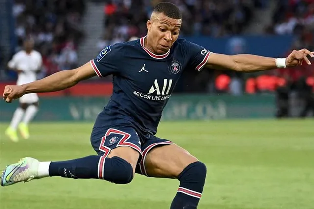 মার্টিনেজের বিতর্কিত জয় উদযাপন নিয়ে মুখ খুললেন এমবাপ্পে