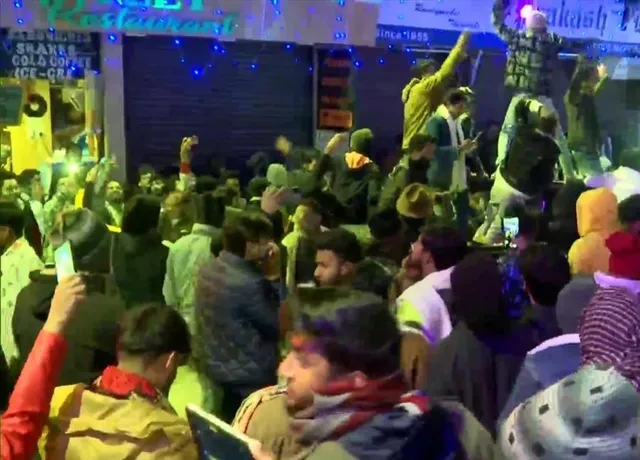 মানালিতে জোরকদমে চলছে নিউ ইয়ার  উদযাপন,  দেখুন ভিডিও