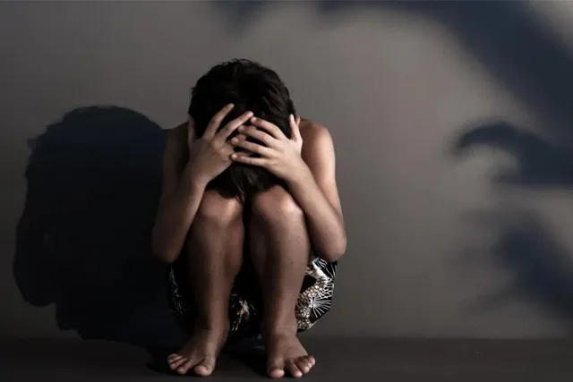 ৬ জনের হাতে নির্যাতনের শিকার নাবালক