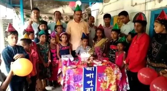 আর গরম নেই! স্কুলে জন্মদিন পালনে উচ্ছ্বসিত পড়ুয়ারা