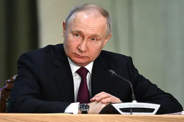 ইউক্রেনের যুদ্ধের জন্য অস্ত্র বাড়াবে পুতিন