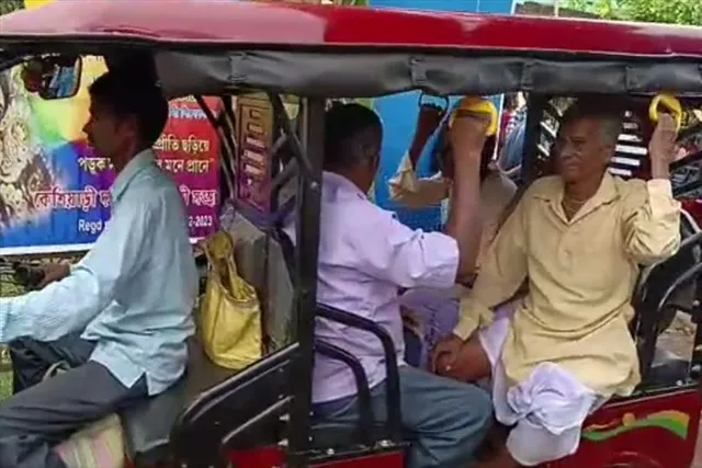 বৃদ্ধ বৃদ্ধাদের নিয়ে পুজো পরিক্রমার উদ্যোগ